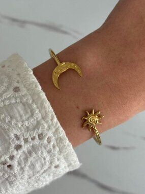 Sku0275‎ vintage vibe gold bracelet With sun moon Stainless steel + gift bag